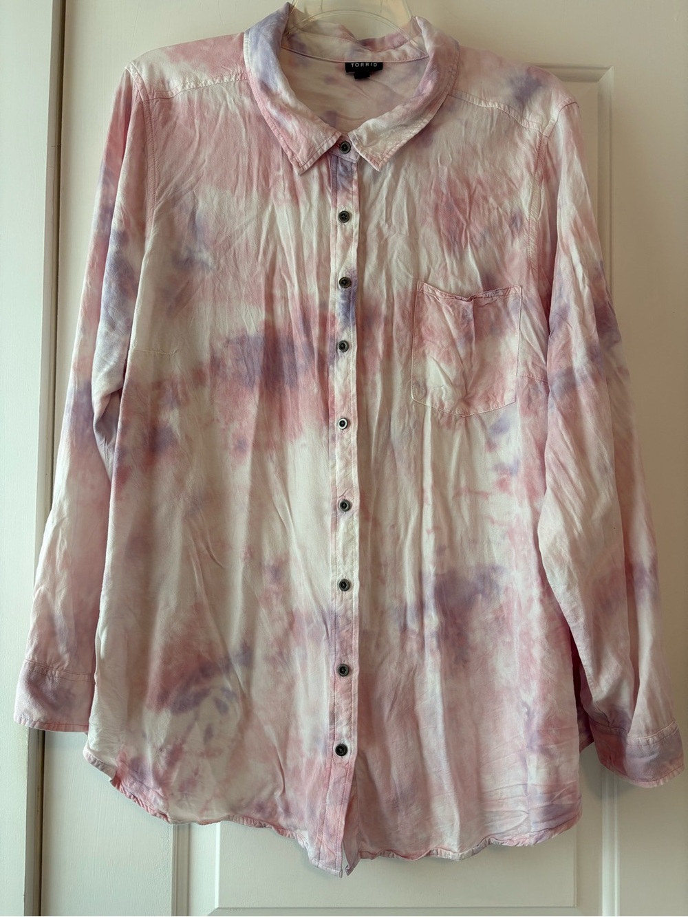 Torrid Lizzie Rayon Twill Button-Up Long Sleeve Shirt Womens size 4x Tie Dye